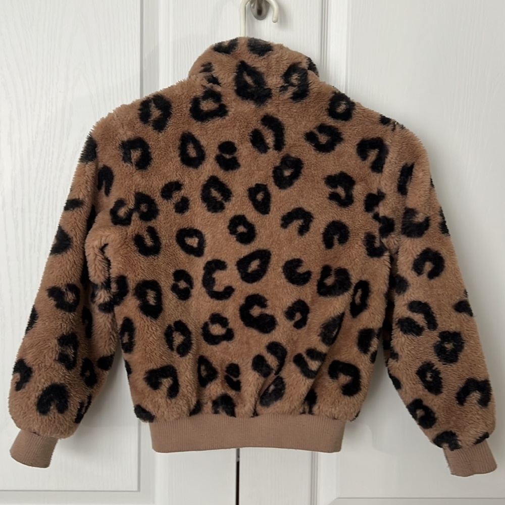 Girls fuzzy warm, cheetah jacket - Picture 3 of 3
